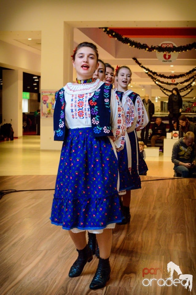 Spectacol popular în Oradea Shopping City,
