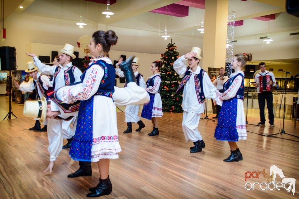 Spectacol popular în Oradea Shopping City,