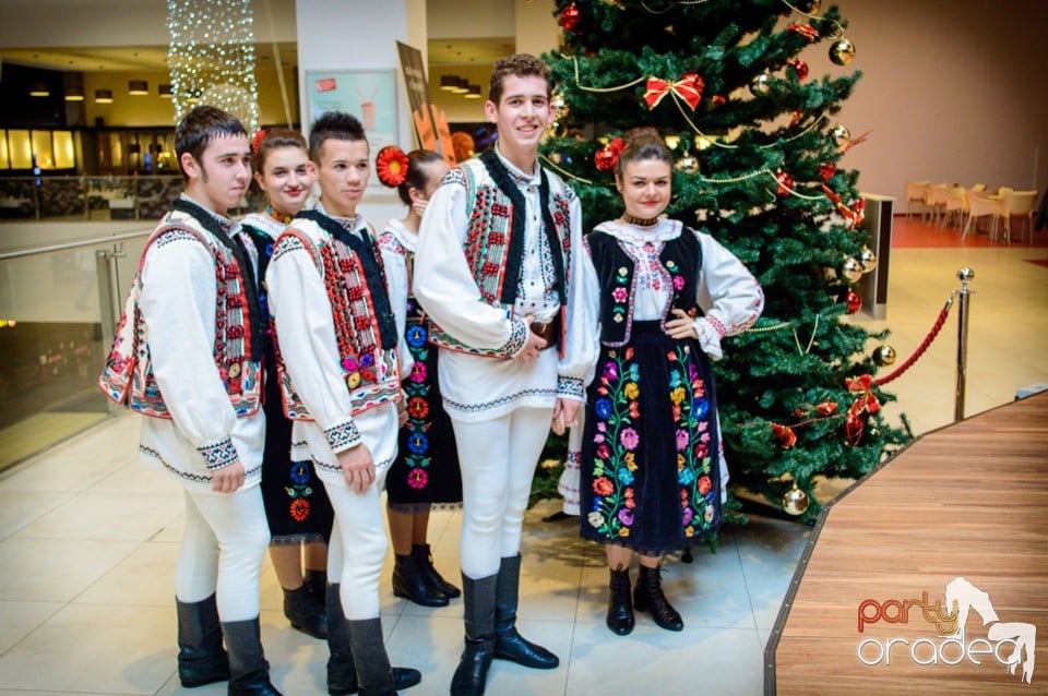 Spectacol popular în Oradea Shopping City,