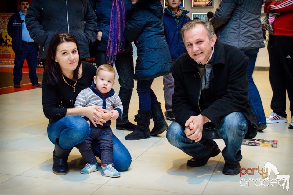 Spectacol popular în Oradea Shopping City,