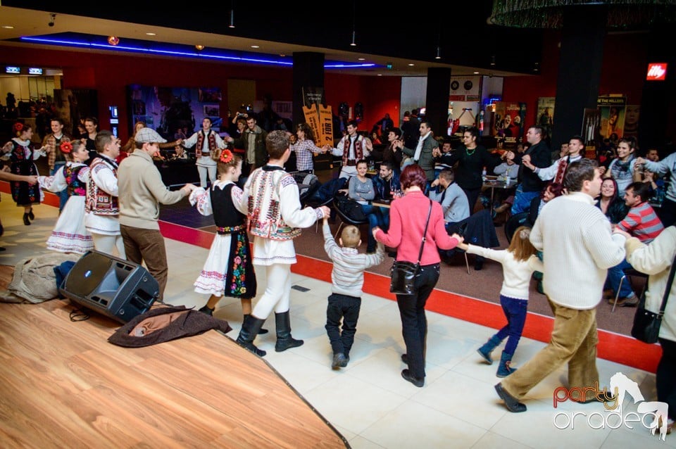 Spectacol popular în Oradea Shopping City,