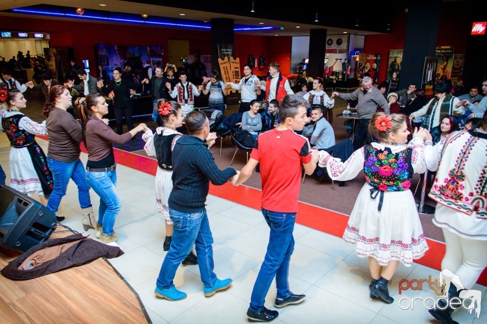 Spectacol popular în Oradea Shopping City,