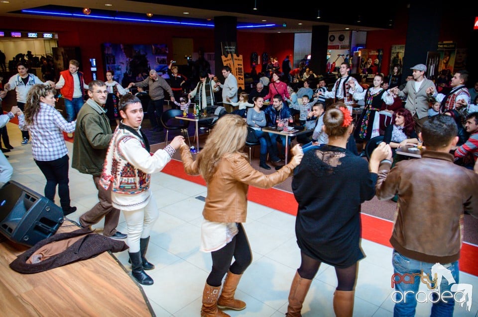 Spectacol popular în Oradea Shopping City,