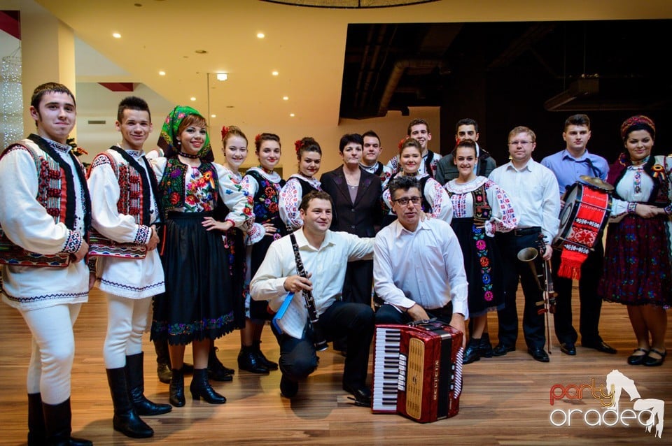Spectacol popular în Oradea Shopping City,