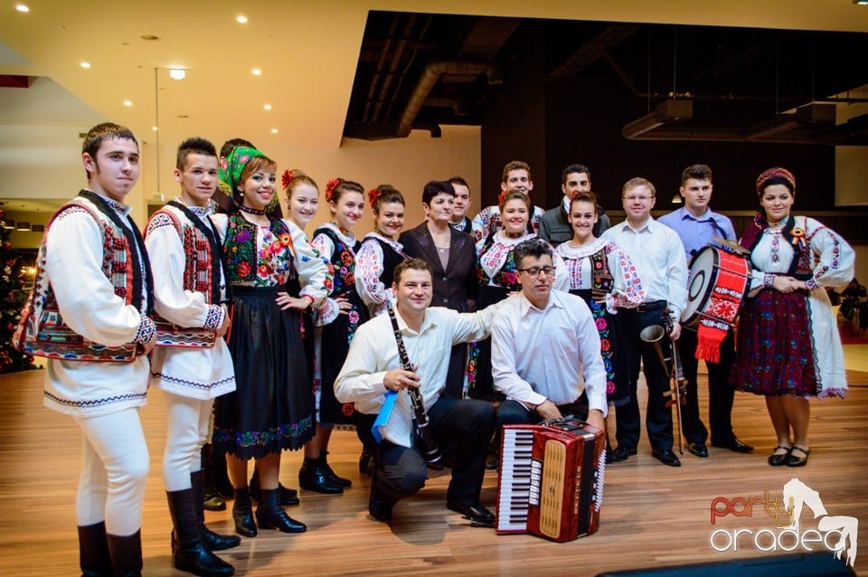 Spectacol popular în Oradea Shopping City,