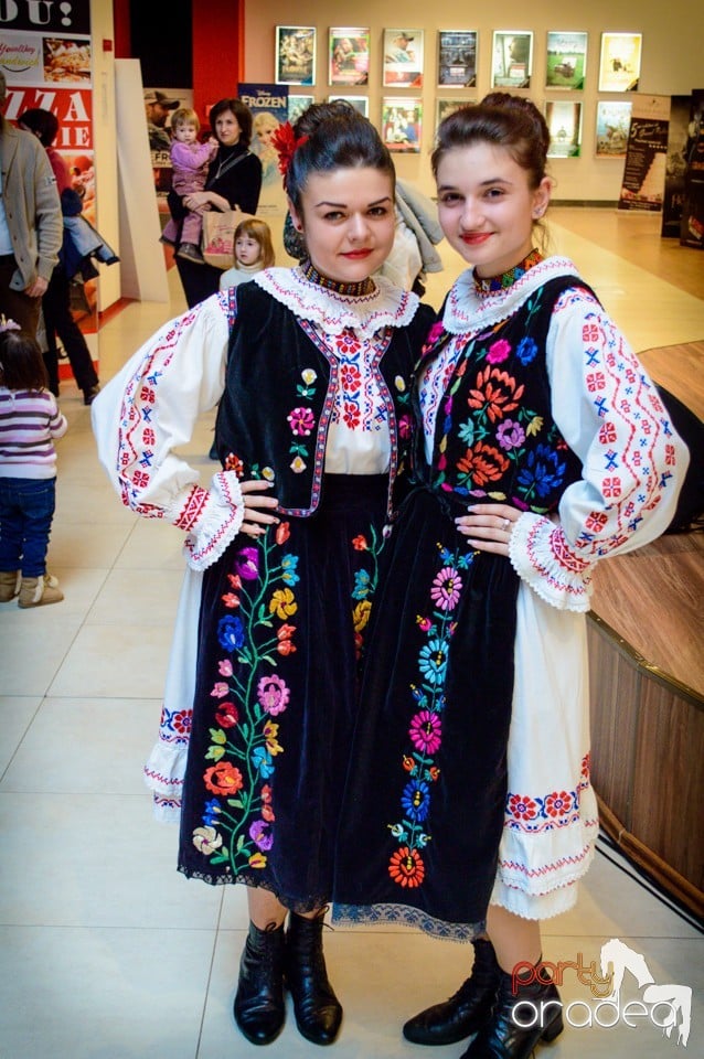 Spectacol popular în Oradea Shopping City,