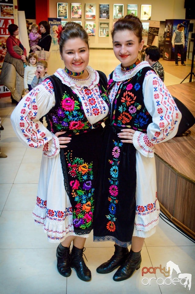 Spectacol popular în Oradea Shopping City,