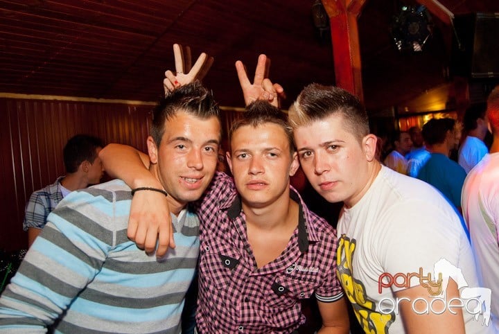 Spumă party cu AM DJ @ Disco Faház,