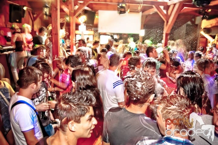 Spumă party cu AM DJ @ Disco Faház,