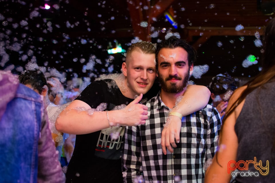 Spumă Party cu Dummy @ Diszko Faház, 
