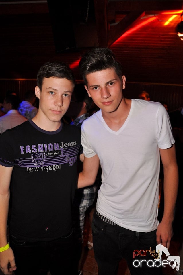 Spumă party în Disco Faház,