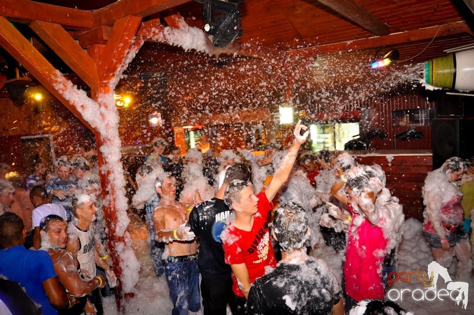 Spumă party în Disco Faház,