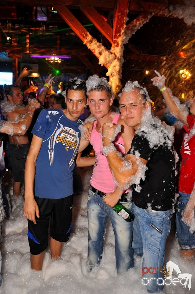 Spumă party în Disco Faház,