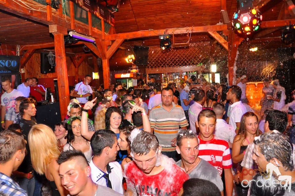 Spumă party în Disco Faház,