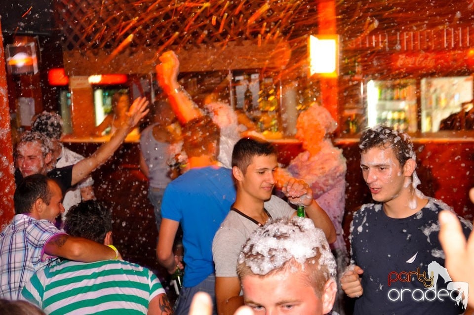 Spumă party în Disco Faház,