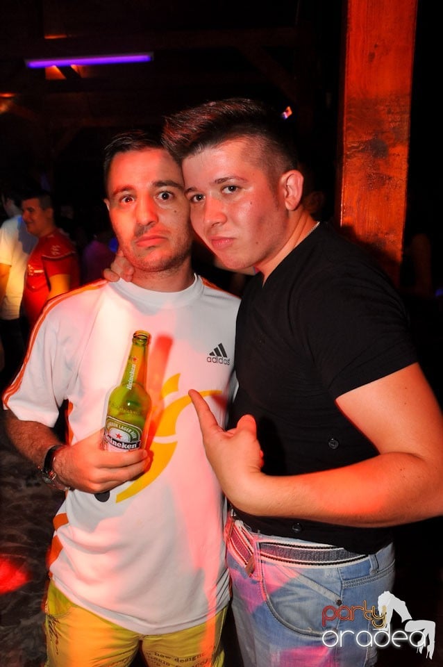 Spumă party în Disco Faház,