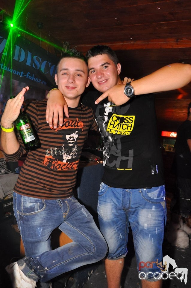 Spumă party în Disco Faház,