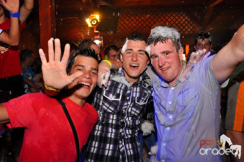 Spumă party în Disco Faház,