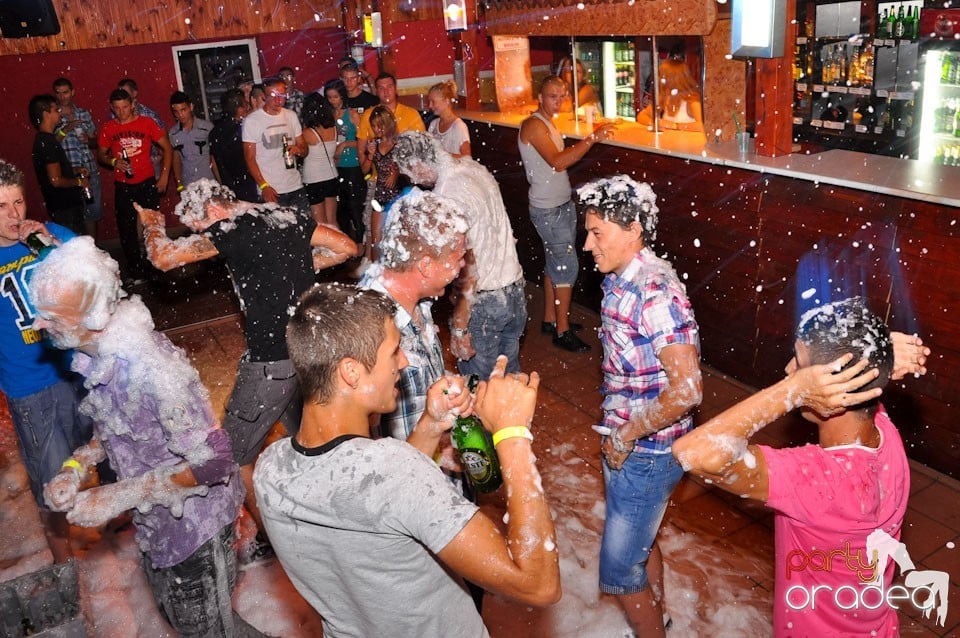 Spumă party în Disco Faház,