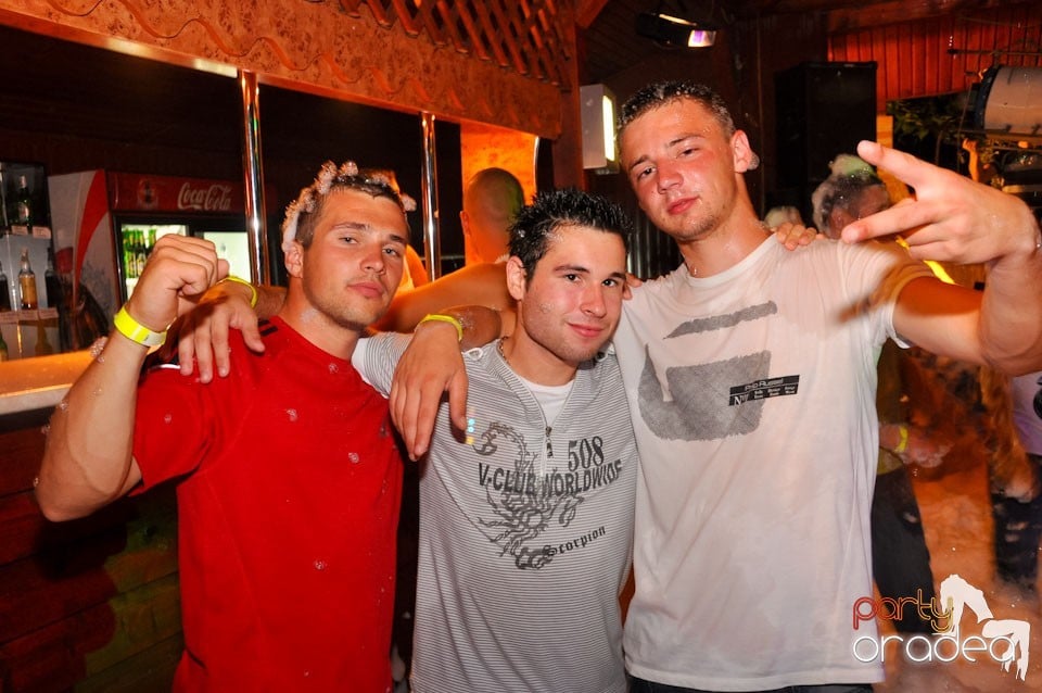 Spumă party în Disco Faház,