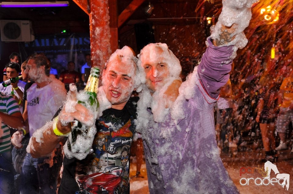 Spumă party în Disco Faház,