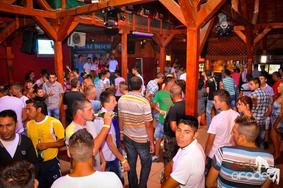 Spumă party în Disco Faház,