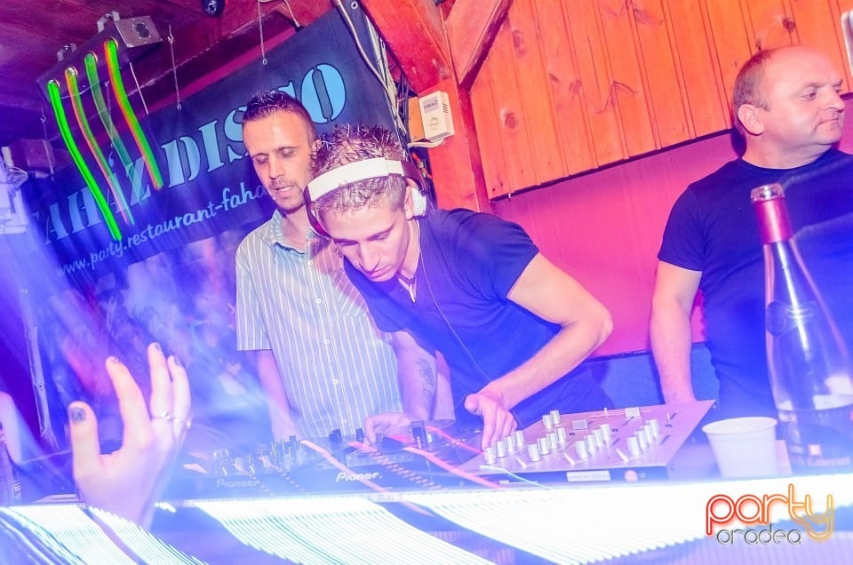 Spumă Party, 