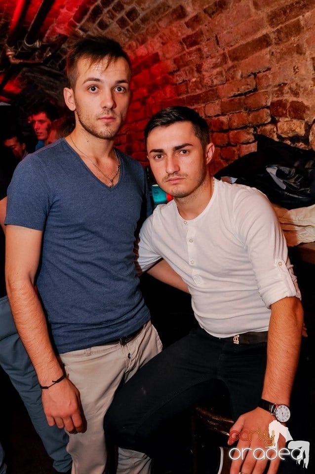 Stalinskaya Party în Club Escape, 