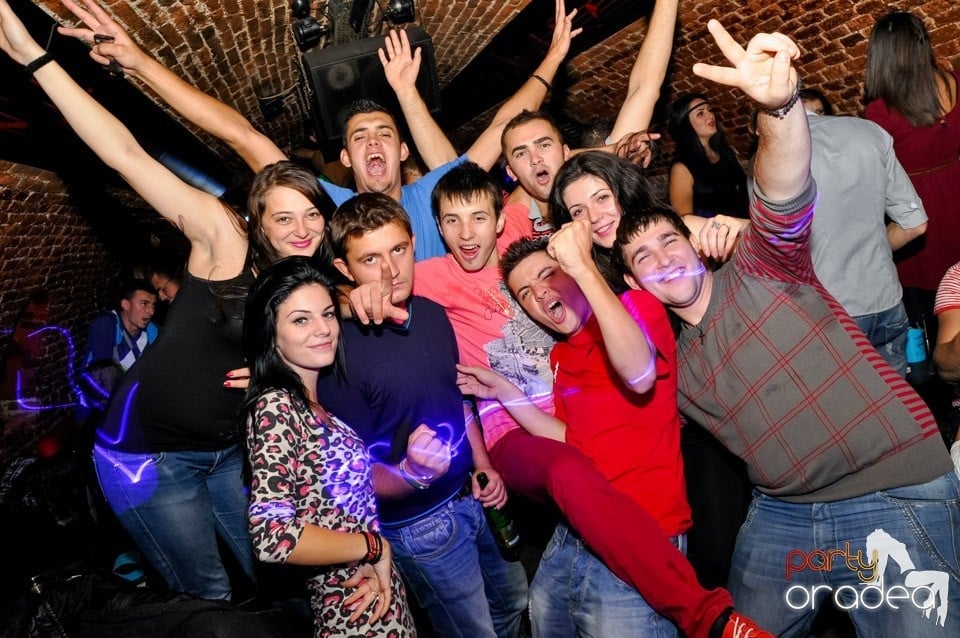 Stalinskaya Party în Club Escape, 