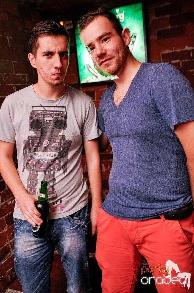 Stalinskaya Party în Club Escape, 