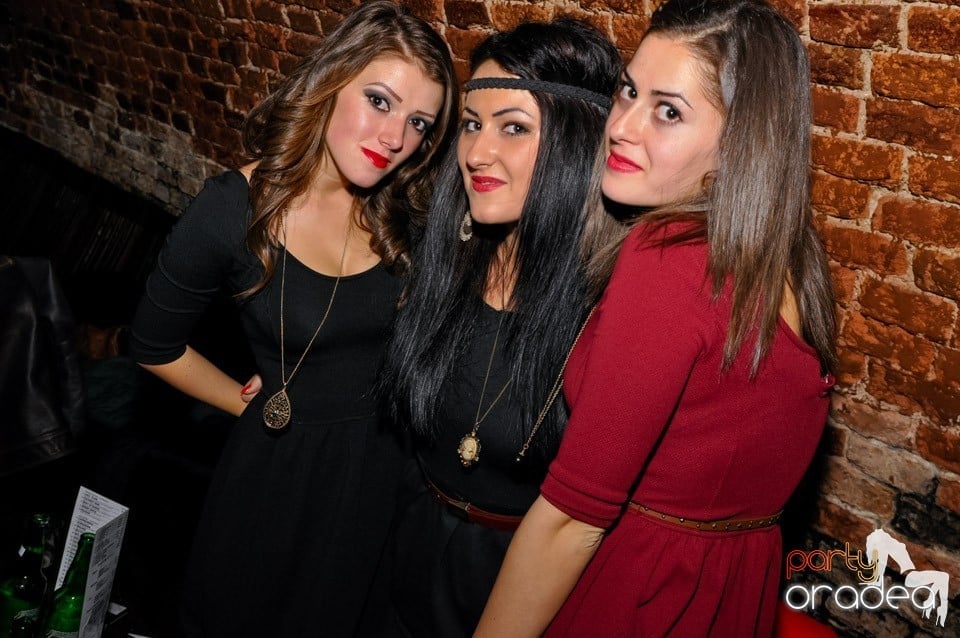 Stalinskaya Party în Club Escape, 