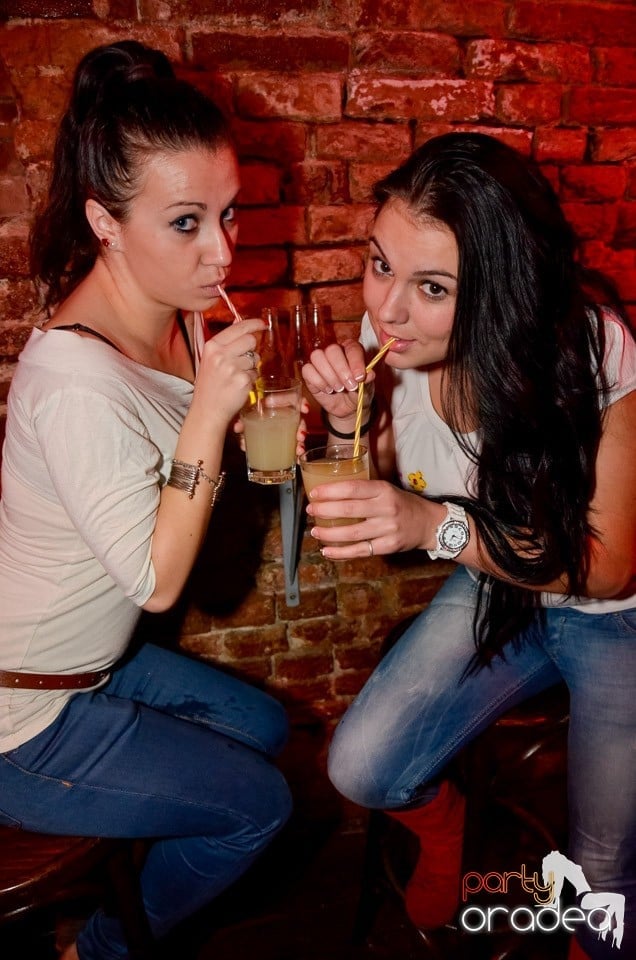 Stalinskaya Party în Club Escape,
