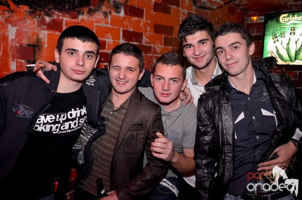 Stalinskaya Party în Club Escape, 