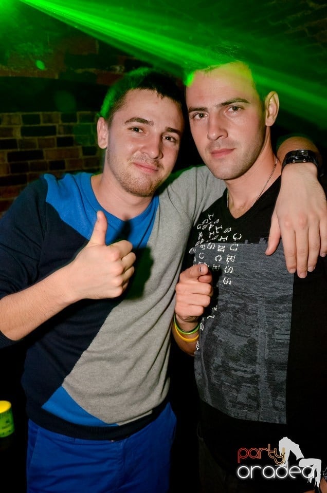 Stalinskaya Party în Club Escape,