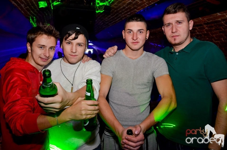 Stalinskaya Party în Club Escape,