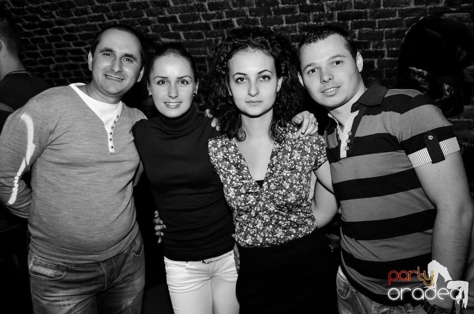 Stalinskaya Party în Club Escape, 