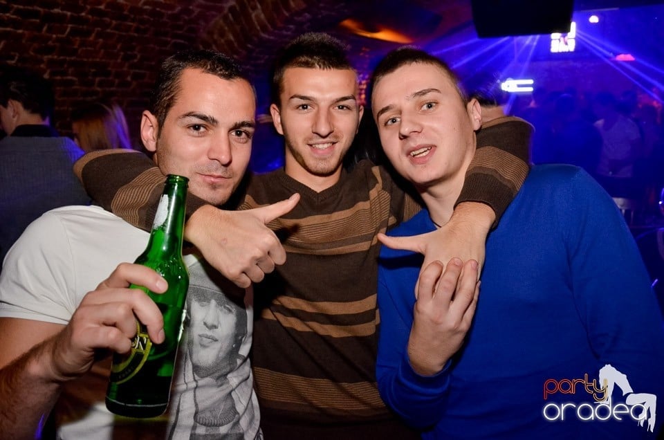 Stalinskaya Party în Club Escape, 