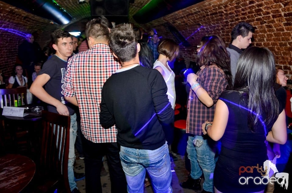 Stalinskaya Party în Club Escape, 