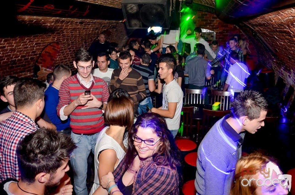 Stalinskaya Party în Club Escape,