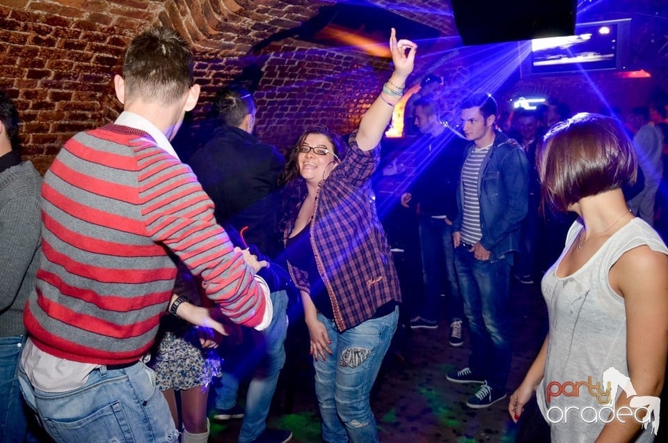 Stalinskaya Party în Club Escape, 