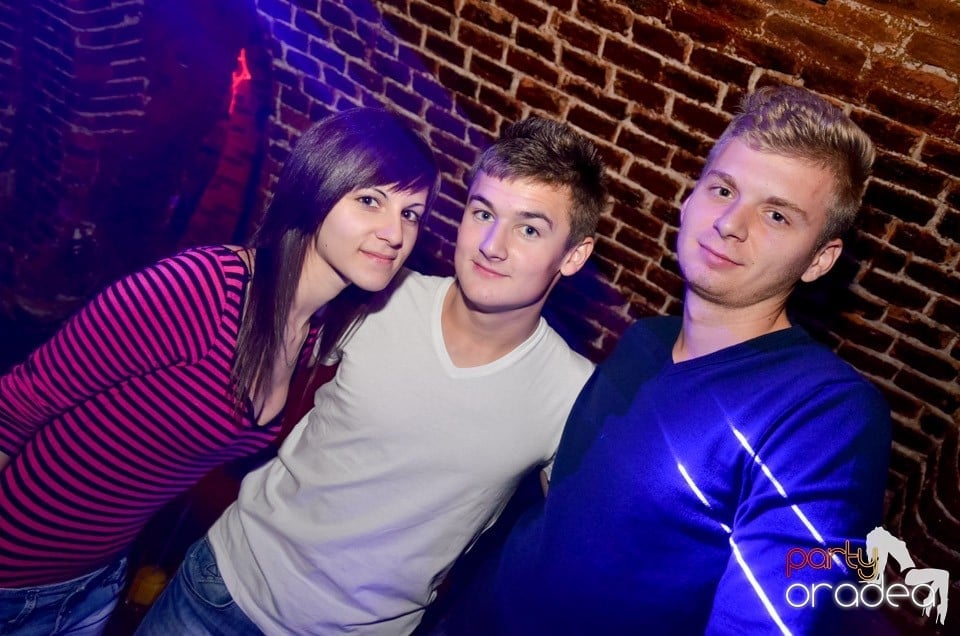 Stalinskaya Party în Club Escape,