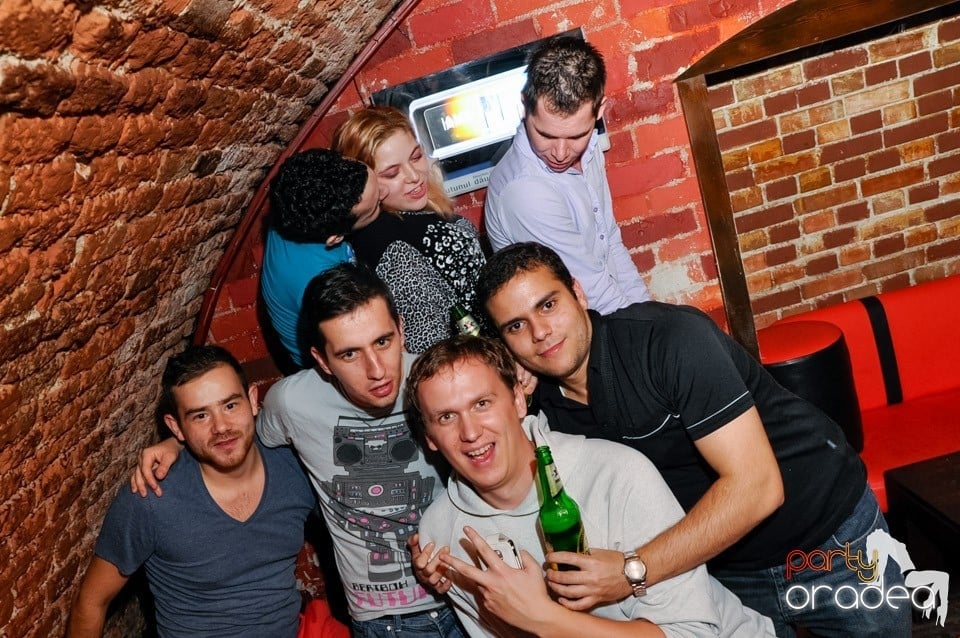 Stalinskaya Party în Club Escape, 