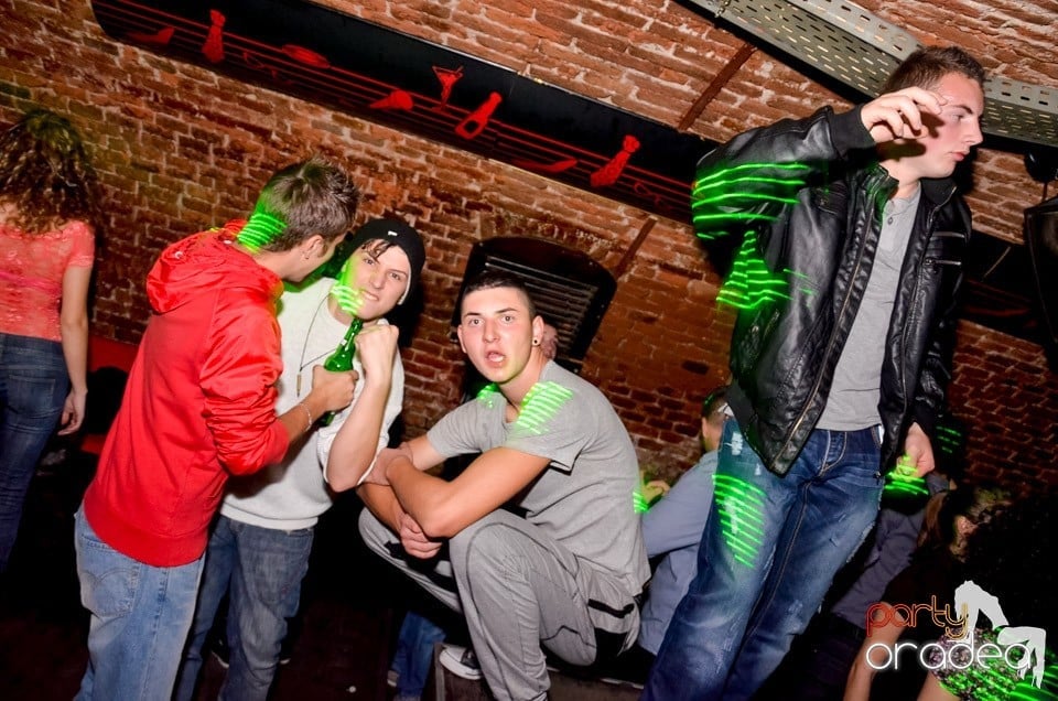 Stalinskaya Party în Club Escape,