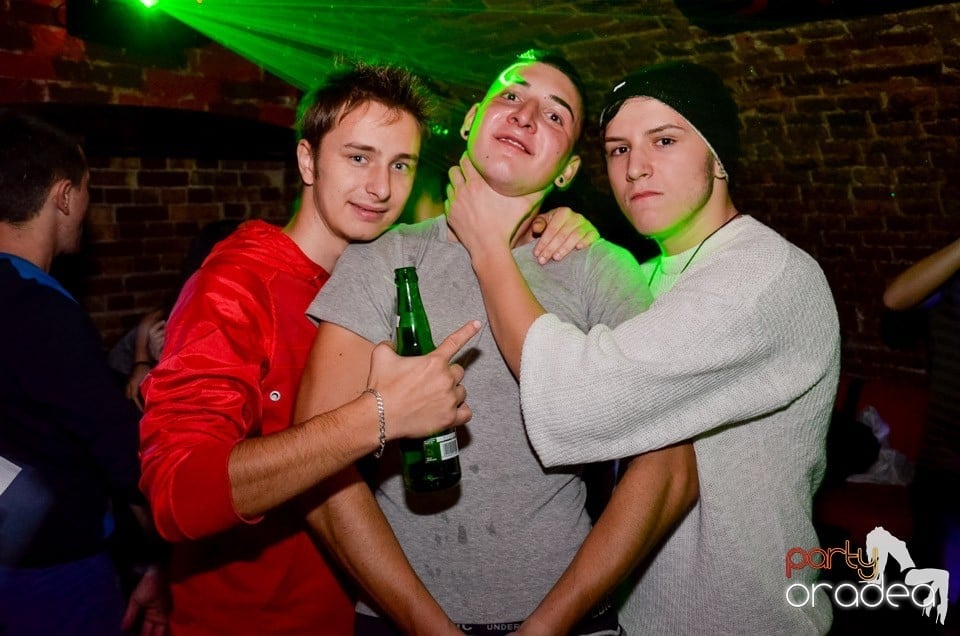 Stalinskaya Party în Club Escape,