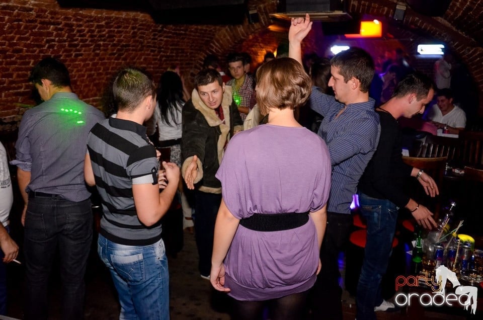 Stalinskaya Party în Club Escape, 