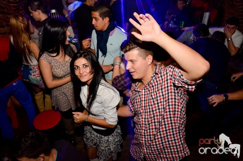 Stalinskaya Party în Club Escape, 