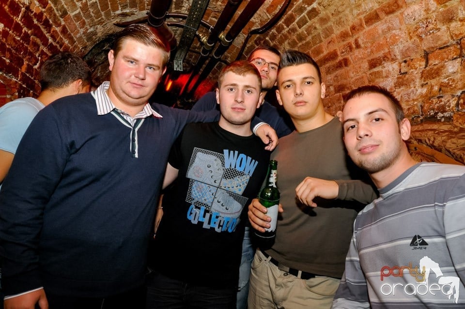 Stalinskaya Party în Club Escape, 