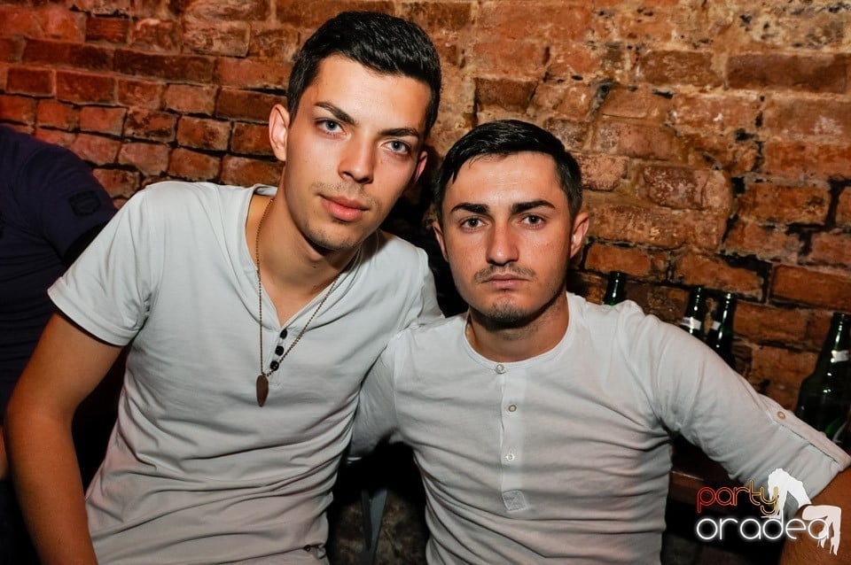 Stalinskaya Party în Club Escape, 