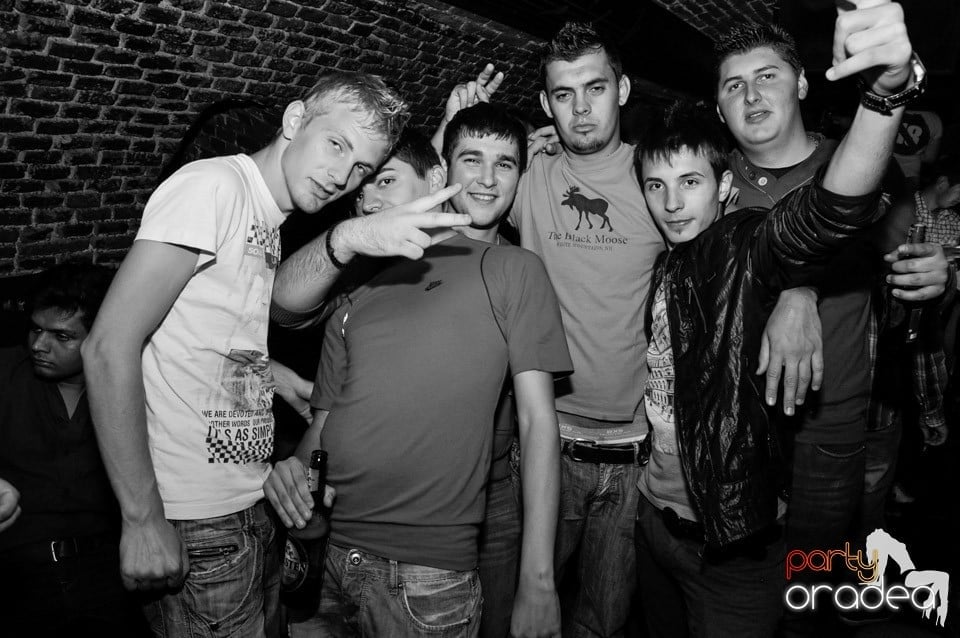 Stalinskaya Party în Club Escape, 