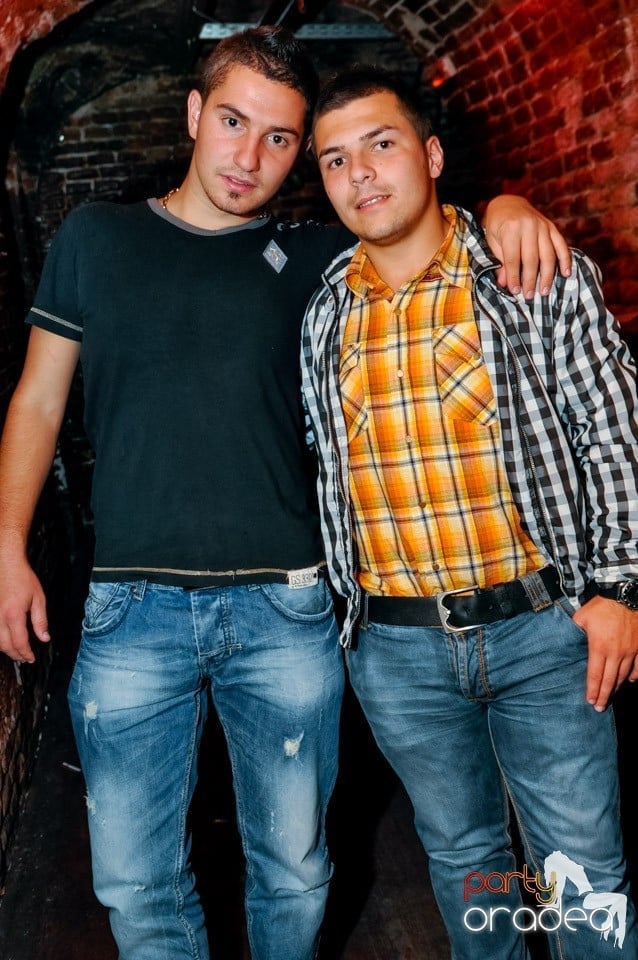 Stalinskaya Party în Club Escape, 